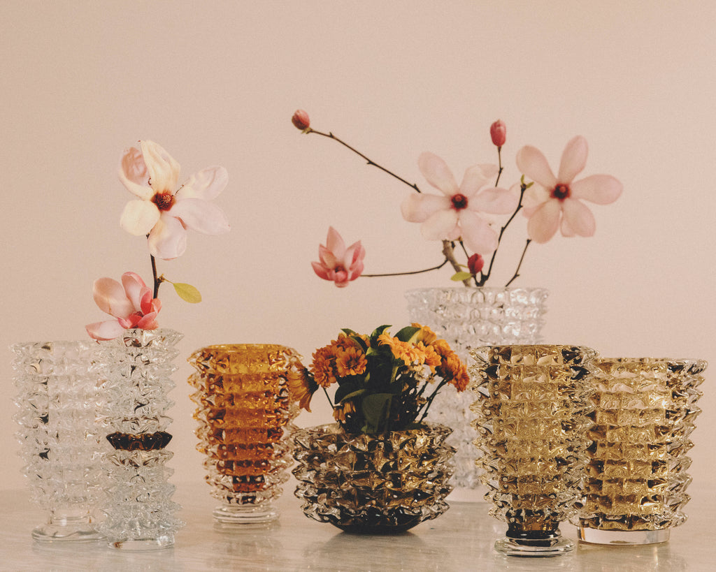 Una Vase in Smoke
