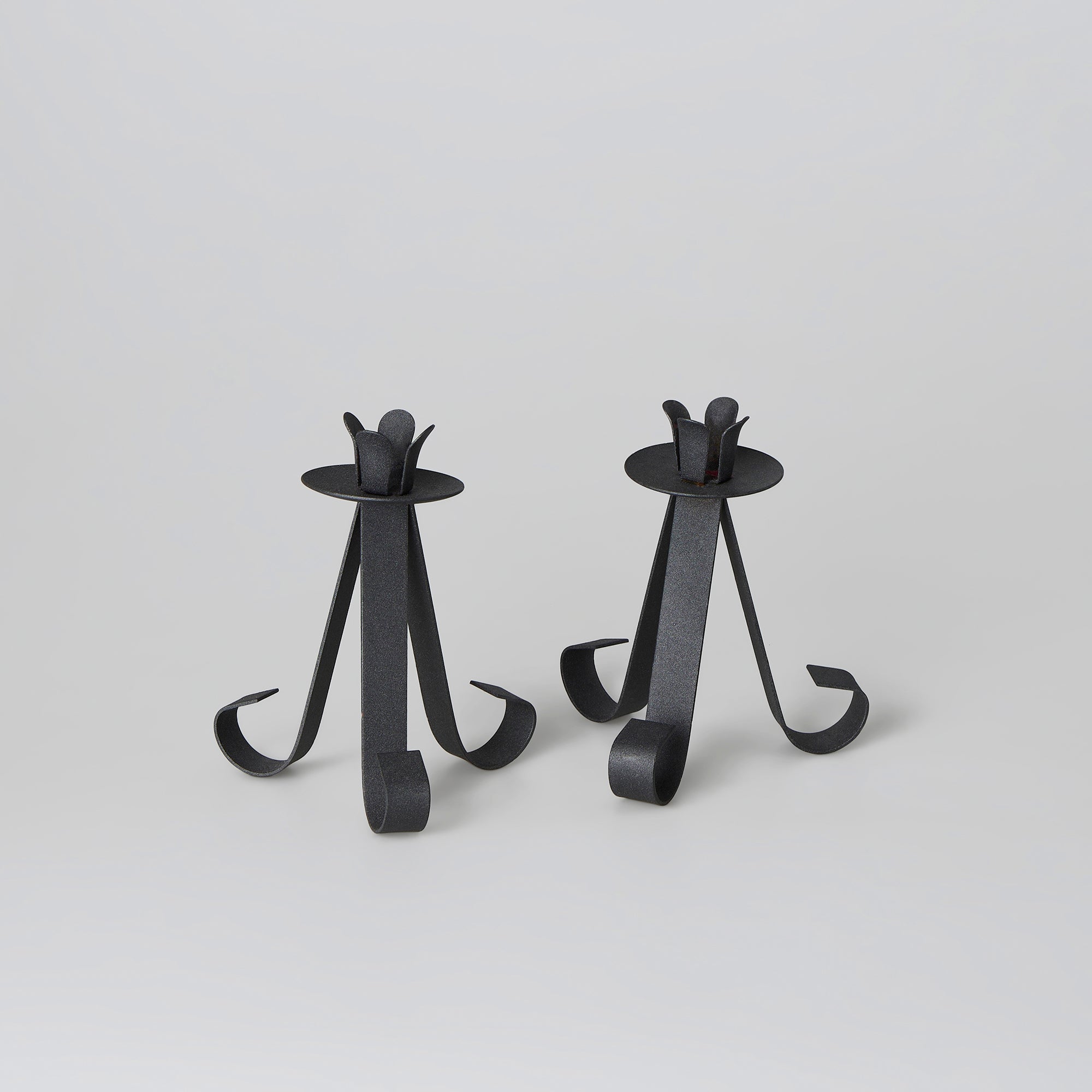 Lys Candlestick Holders