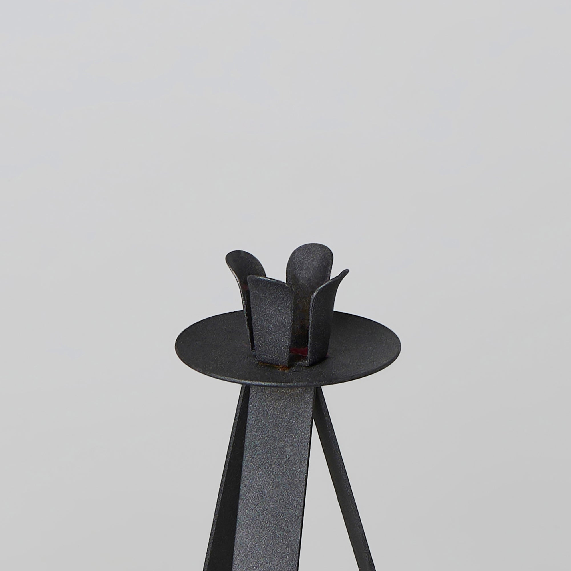 Lys Candlestick Holders