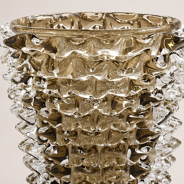 Una Vase in Smoke